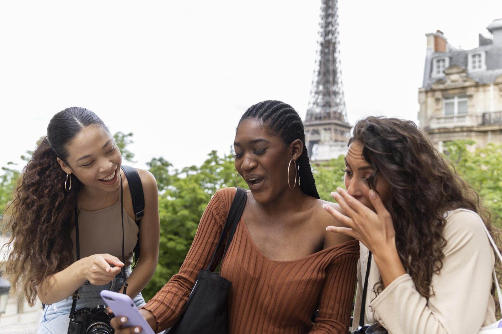 women traveling together france scaled